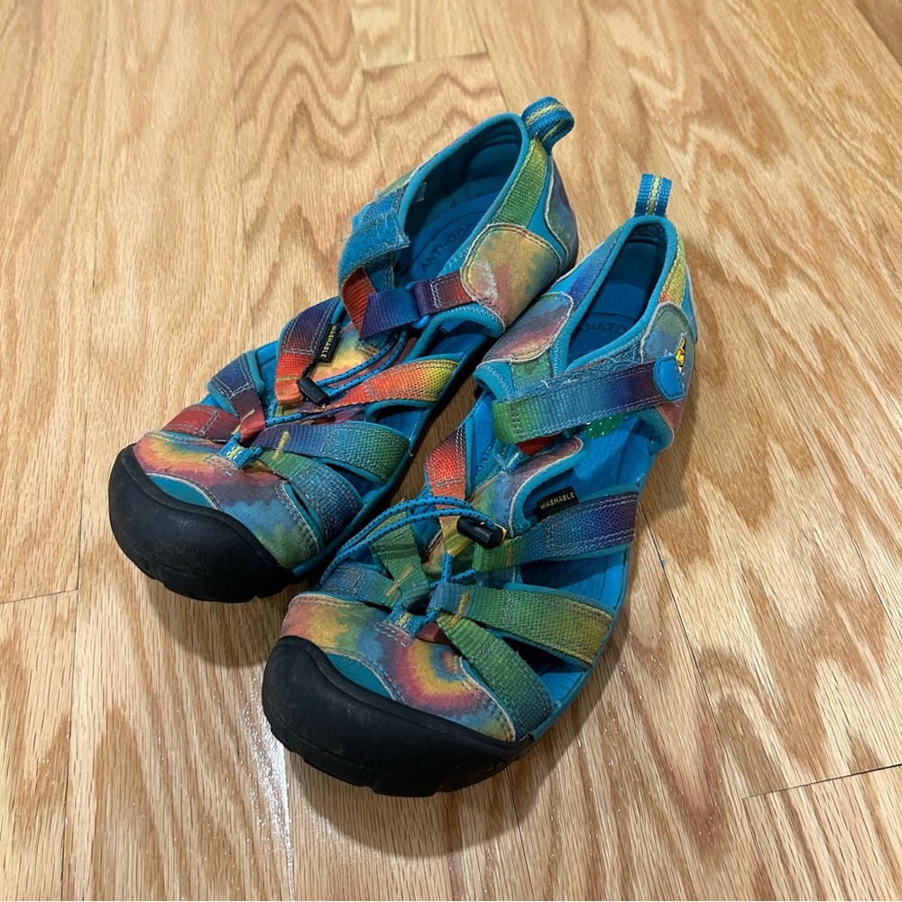 Keen Newport H2 Closed Toe Hiking Sandals Water Shoes Kids Rainbow Tie Dye Sz 6